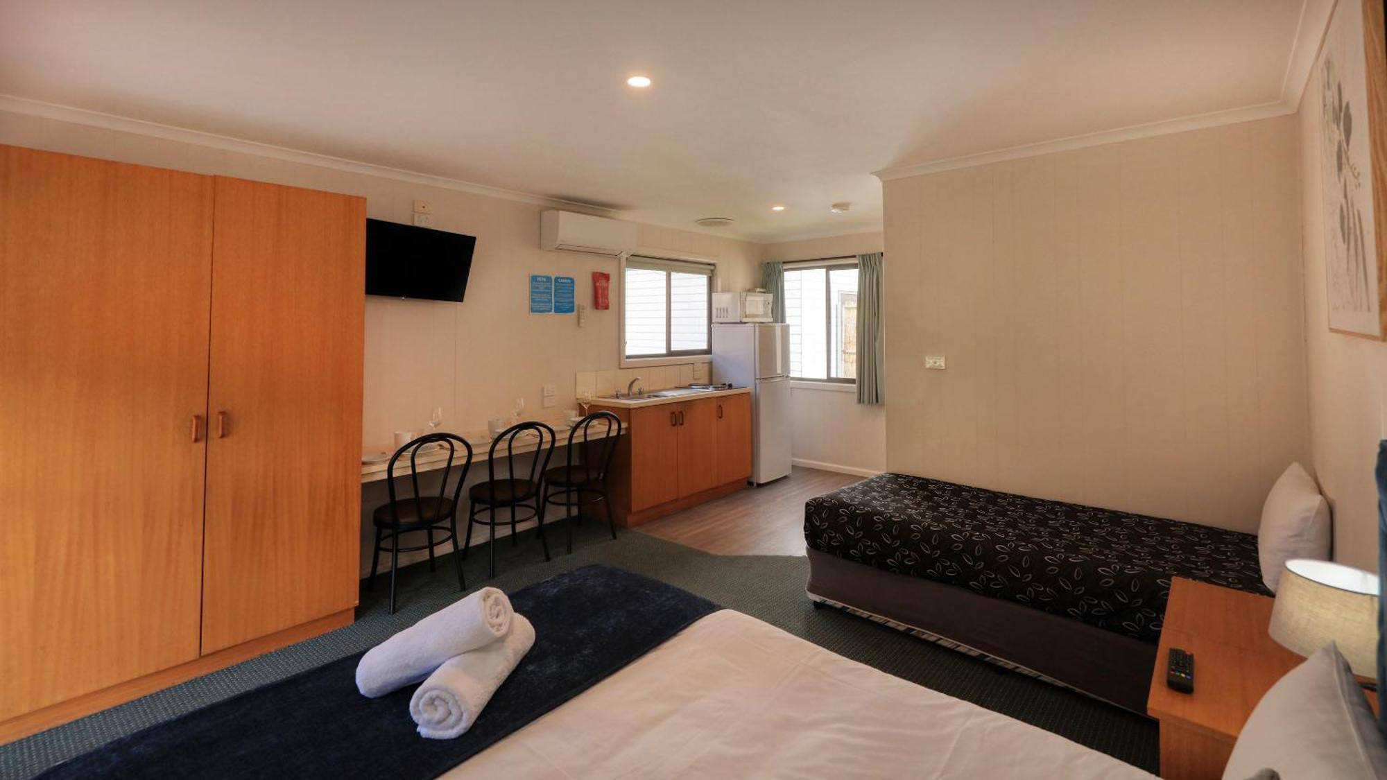 Deniliquin Riverside Caravan Park エクステリア 写真