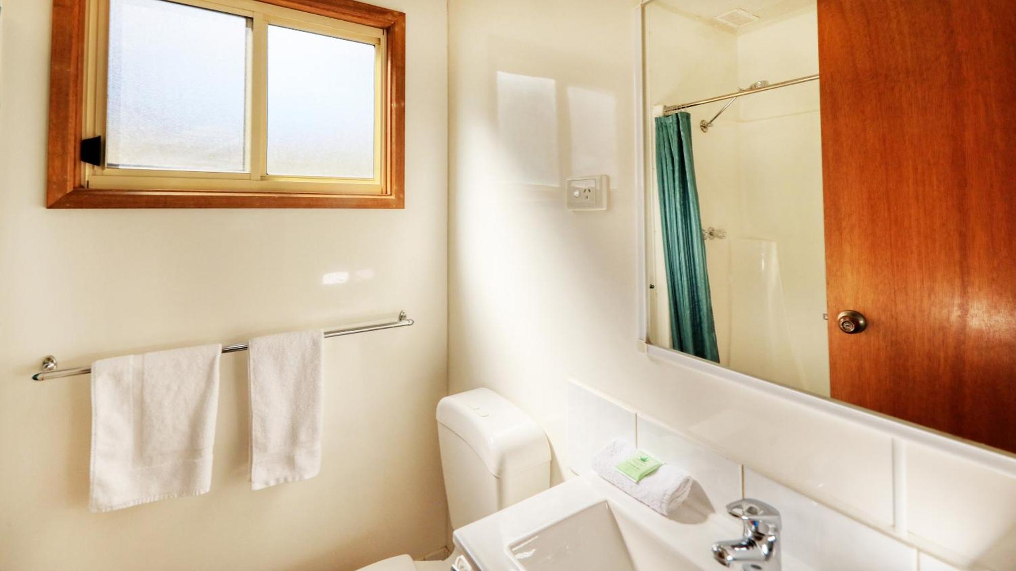 Deniliquin Riverside Caravan Park エクステリア 写真