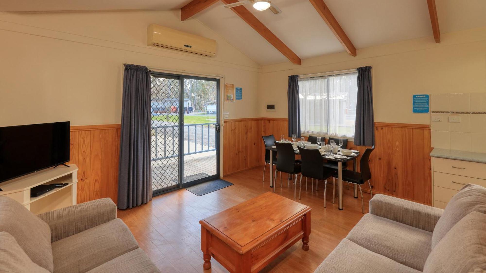 Deniliquin Riverside Caravan Park エクステリア 写真