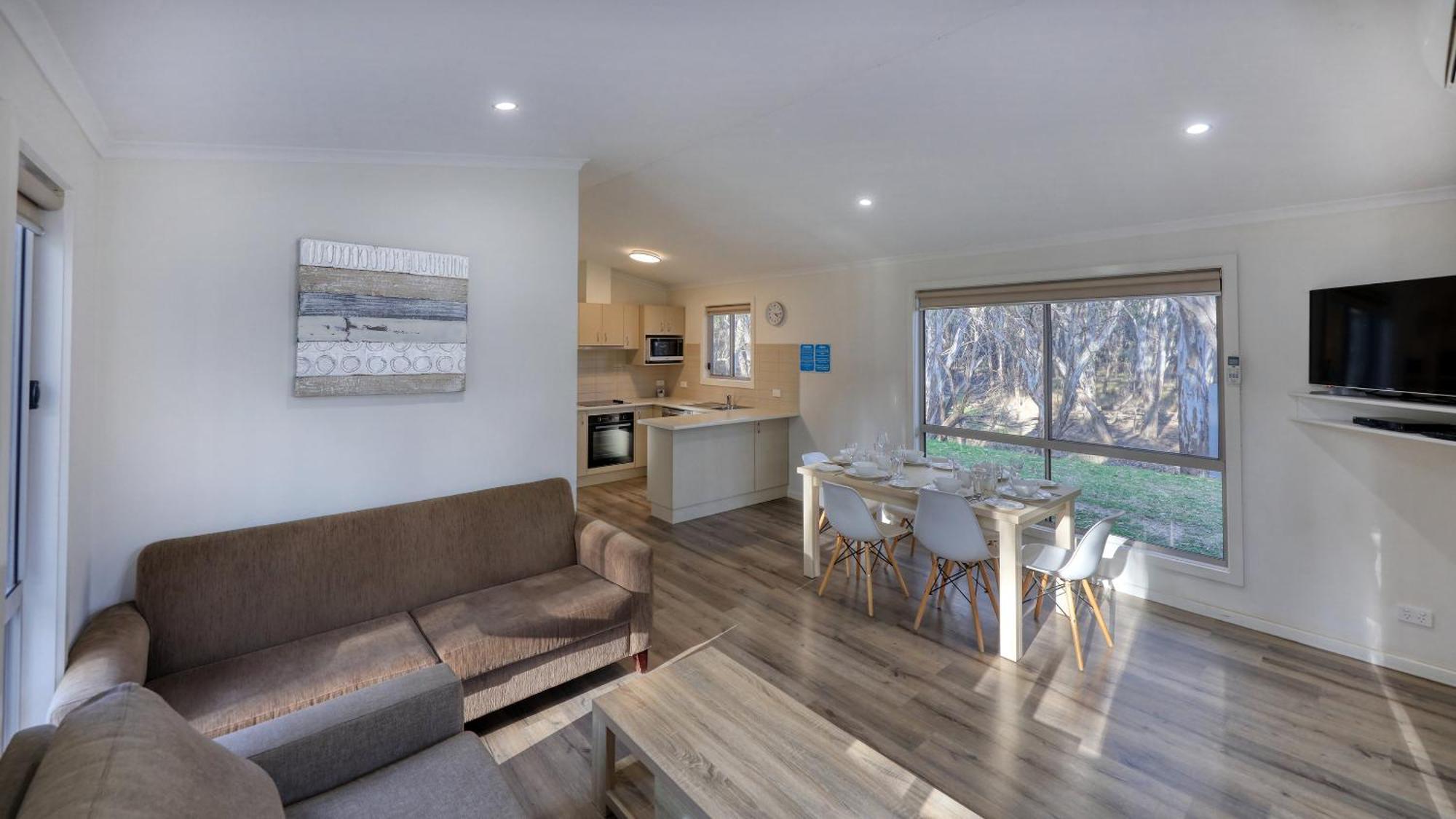 Deniliquin Riverside Caravan Park エクステリア 写真
