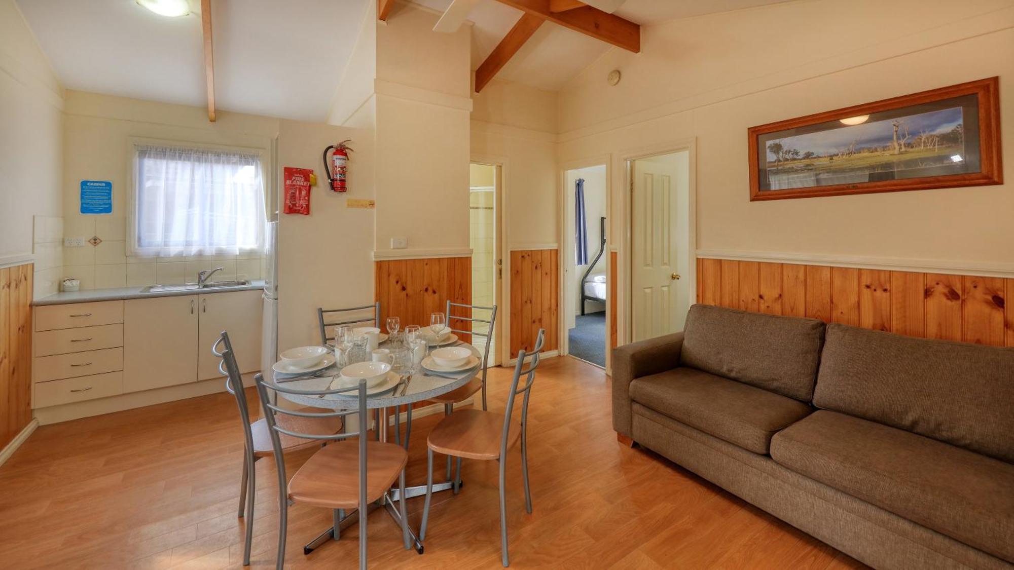 Deniliquin Riverside Caravan Park エクステリア 写真