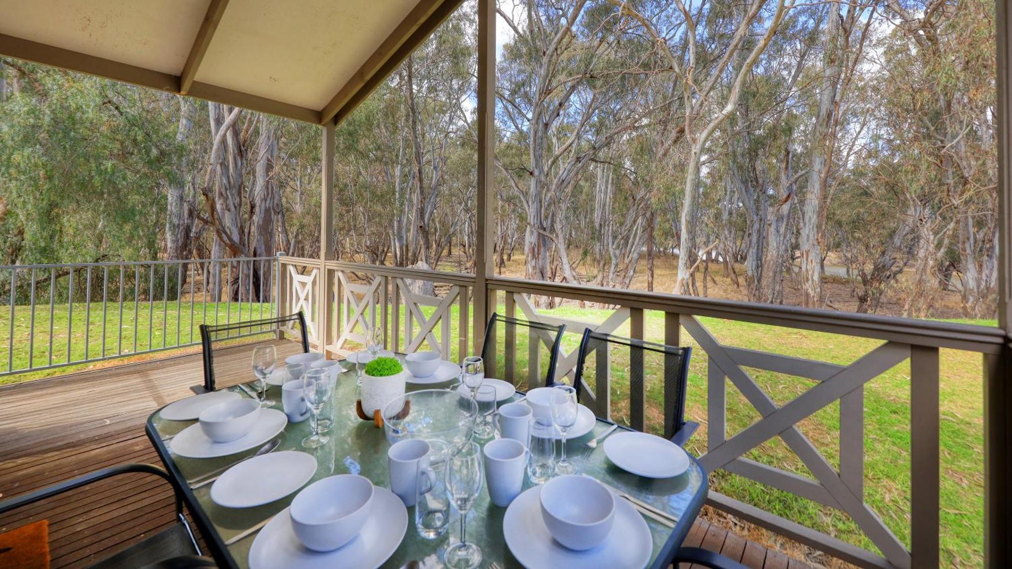 Deniliquin Riverside Caravan Park エクステリア 写真
