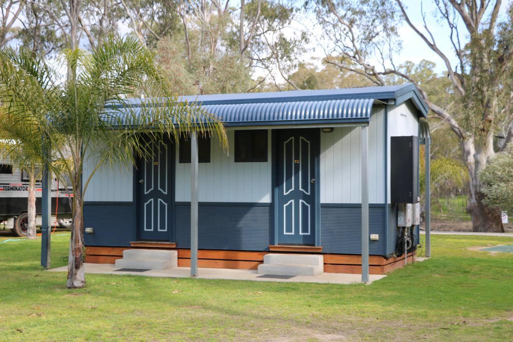 Deniliquin Riverside Caravan Park エクステリア 写真