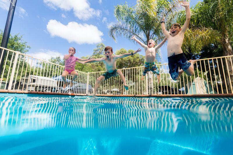 Deniliquin Riverside Caravan Park エクステリア 写真